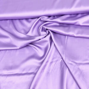 Viskoos satiin helelilla